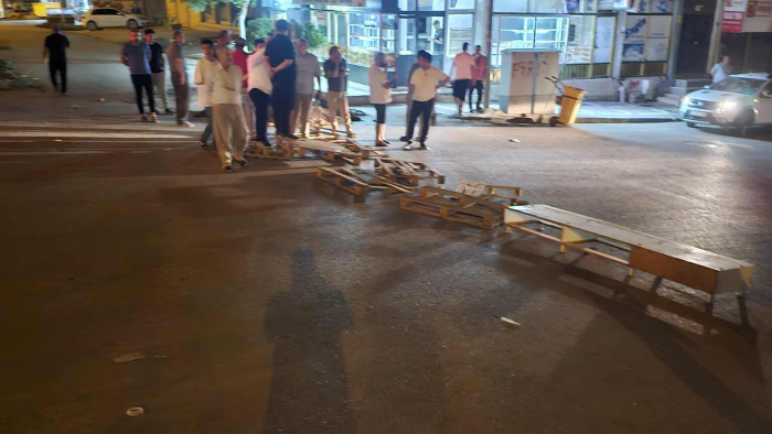 Şanlıurfa’da Elektrik Krizi: Yolu Kapatıp Tepkilerini Gösterdiler